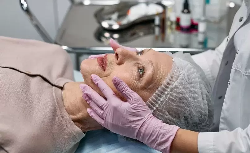 procedimientos cosméticos para el rejuvenecimiento facial